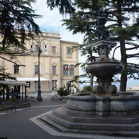 Una Casa Al Belvedere Enna Bagian luar foto