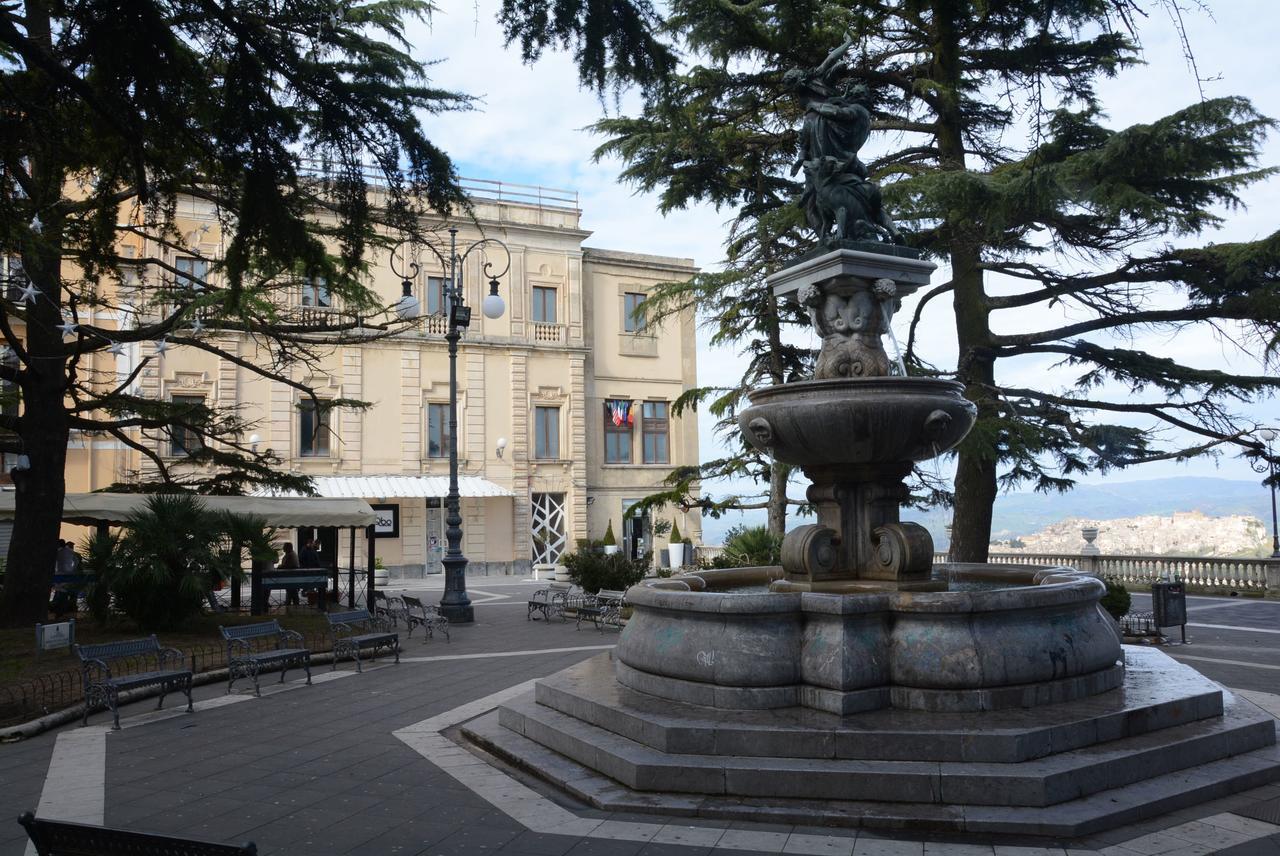 Una Casa Al Belvedere Enna Bagian luar foto